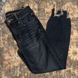 American Eagle Outfitters Women's Distressed Dark Blue Cropped Jeans